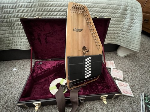 Oscar Schmidt Appalachian Autoharp OS45C with Flower Sound Hole, Case & Extras