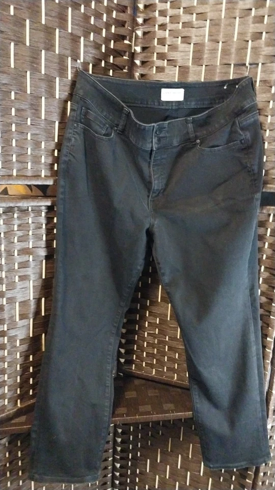 Pantalones de mezclilla Lane Bryant negros elásticos flexibles cintura mágica, bolsillos talla 20S Foto 3 de 4