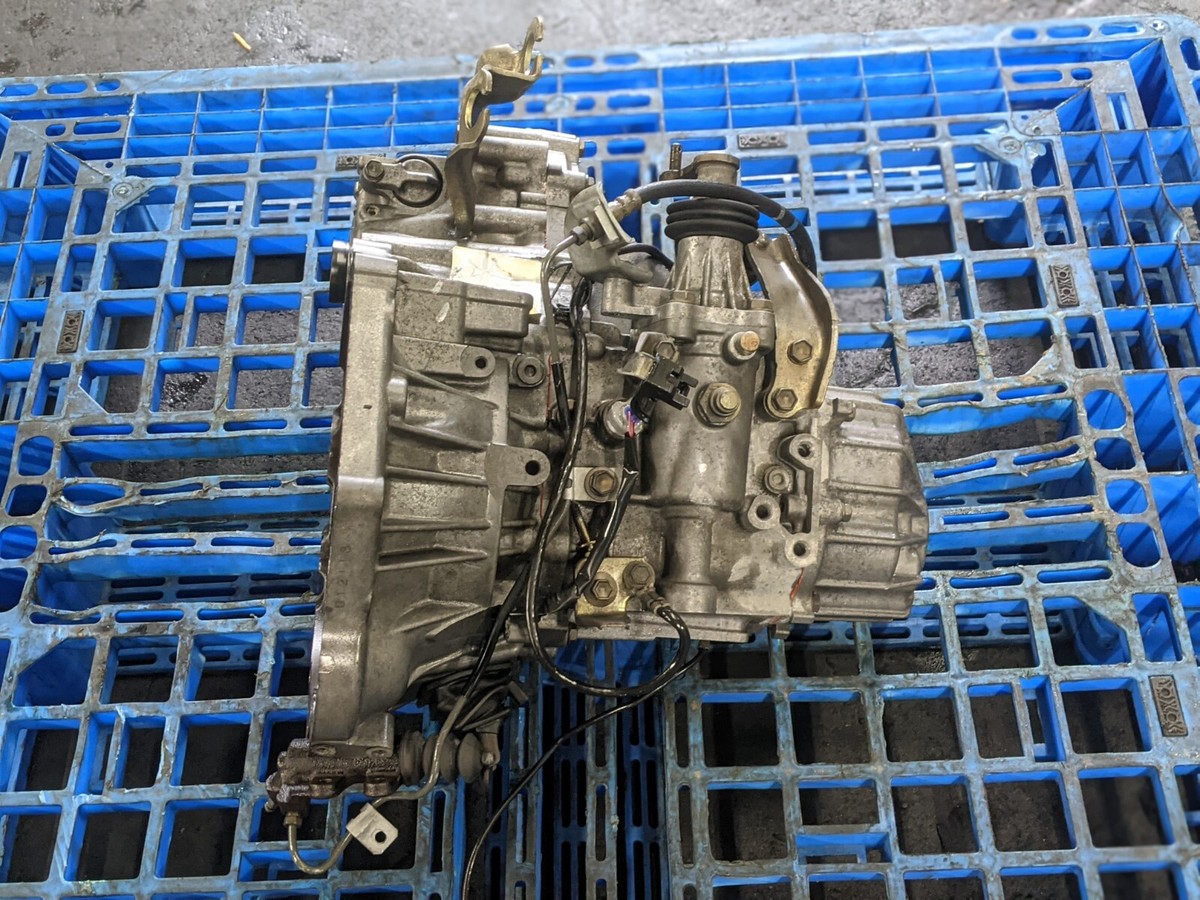 チロル　0618 04-06 Toyota Corolla 1.8L 4CYL 6SPD Manual Transmission JDM