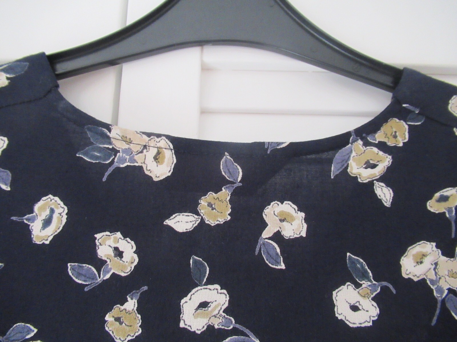Ladies floral top eBay