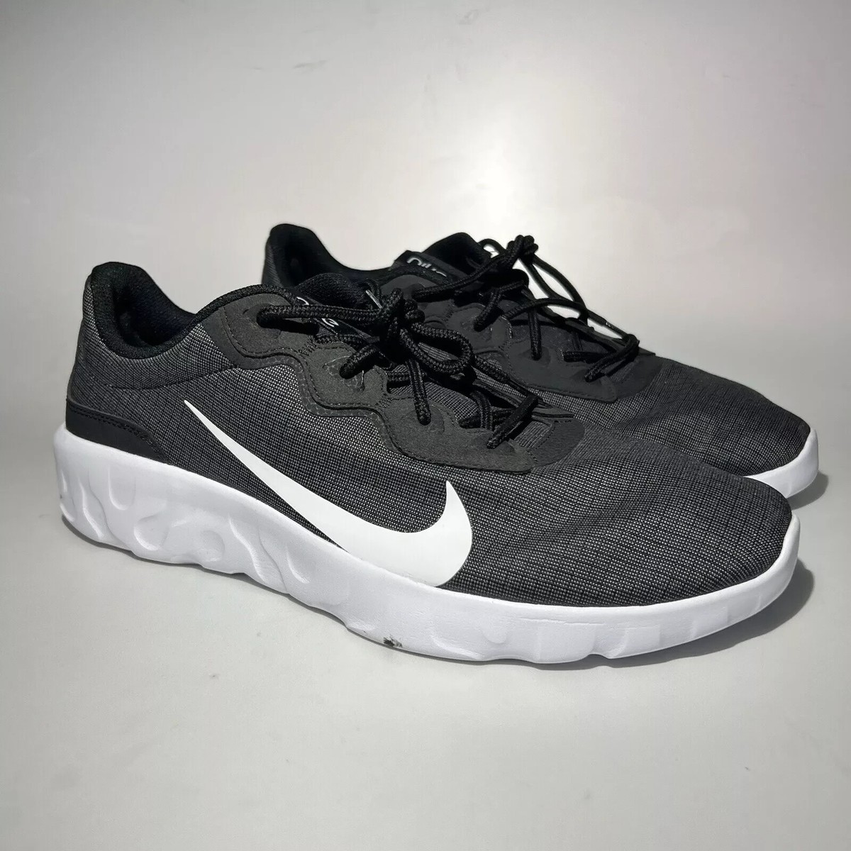 mens nike explore strada