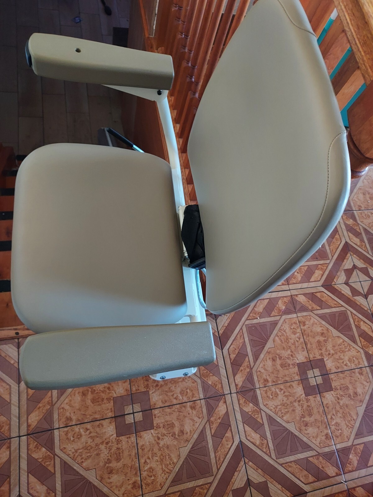 Harmar Mobility SL300 Pinnacle Battery Stairlift Beige eBay