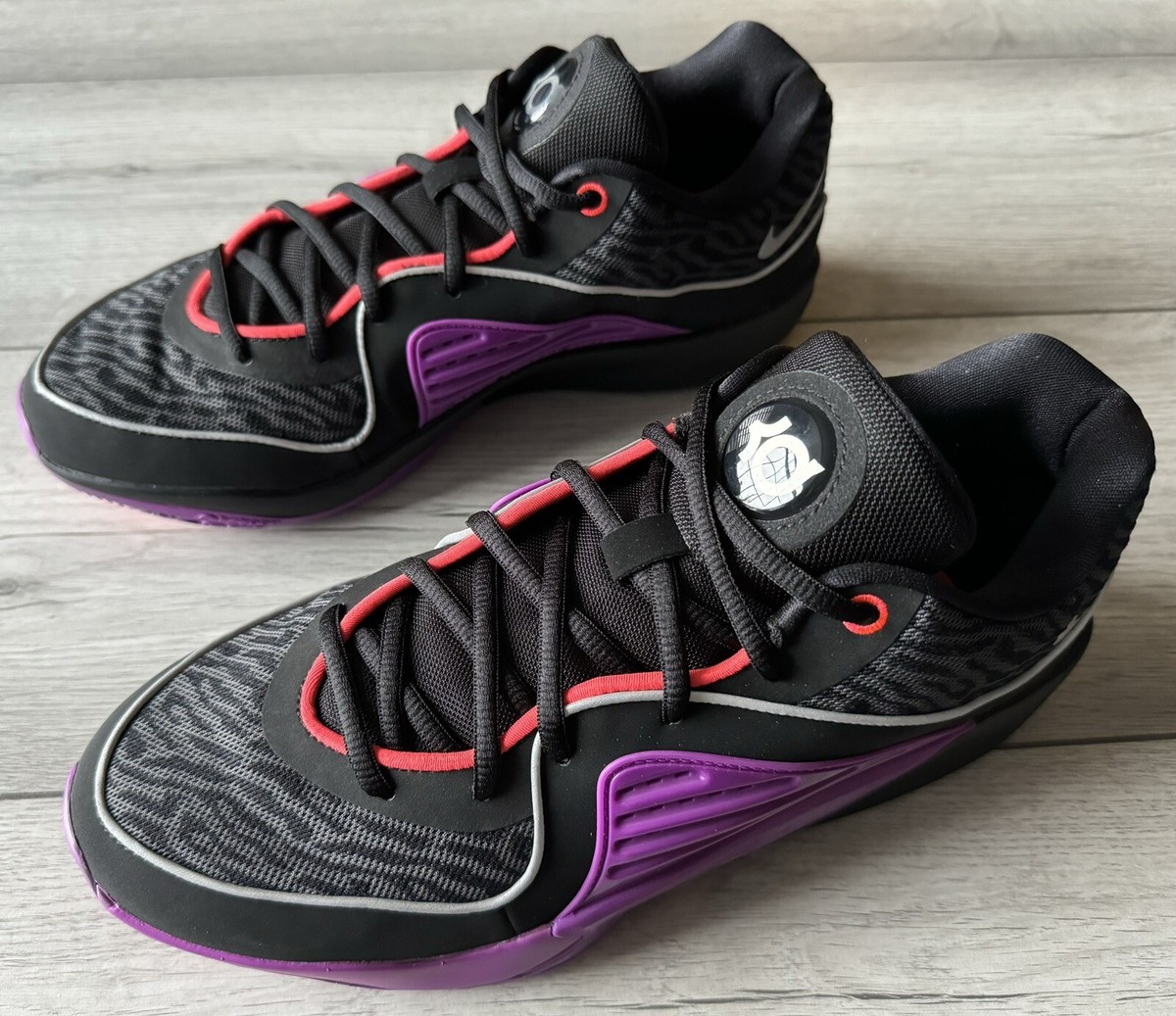【VR46】Nike クリップボード 黒 Nike KD 16 Low Black/Vivid Purple Basketball Shoes DV2917