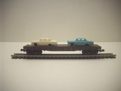 N Scale Lima ATSF Flat Car with Automobile Load - Picture 2 of 11