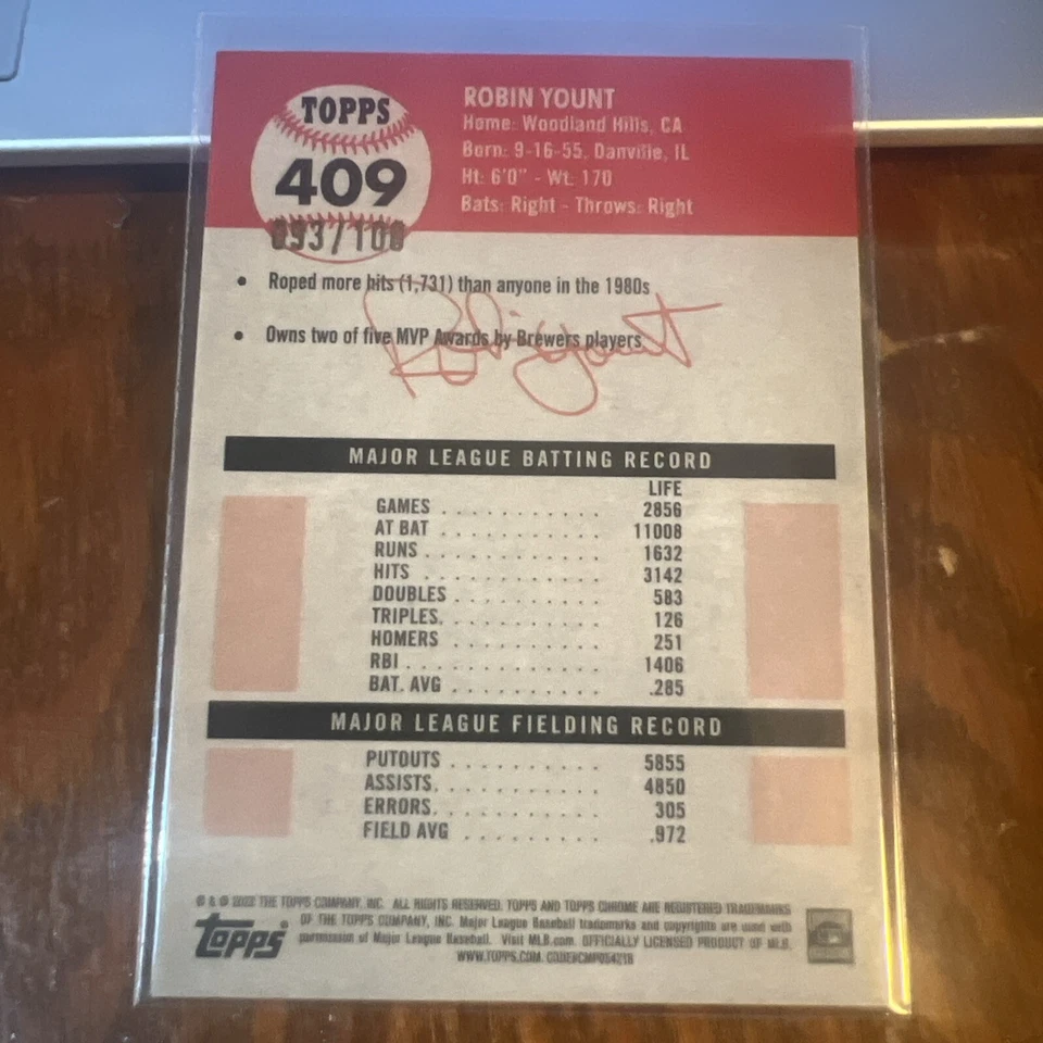 Robin Yount 2022 Topps Chrome Platinum Anniversary Fuchsia Atomic Refractor /100 - Image 4 of 4