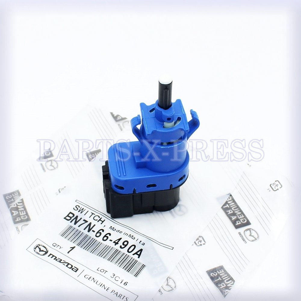 NEW GENUINE OEM MAZDA 6 MX-5 CX-3 CX-5 BRAKE PEDAL STOP LAMP