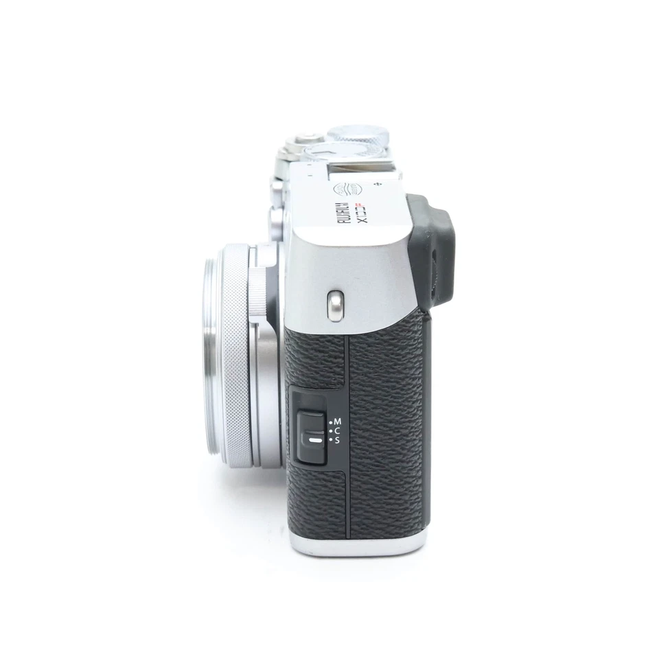Fujifilm Fuji X100F Silver Digital Camera Shutter Count 3900 - Image 2 of 4
