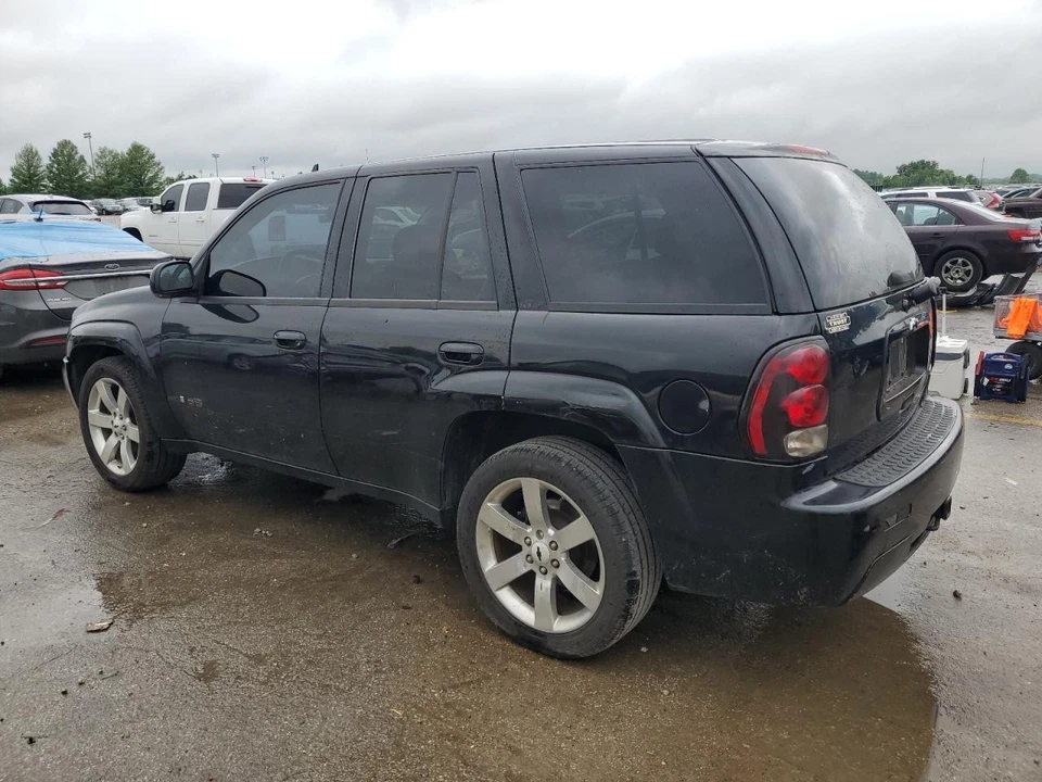 Used Front Right Seat Front fits: 2008 Chevrolet Trailblazer bucket R. leather e - Image 3 of 4