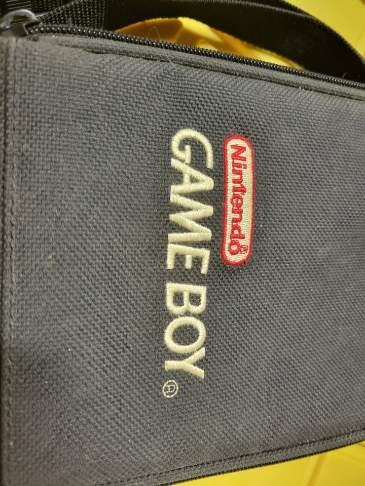 官方任天堂原装 Game Boy 复古旅行手提箱,肩带 — 第 3/4 张图片