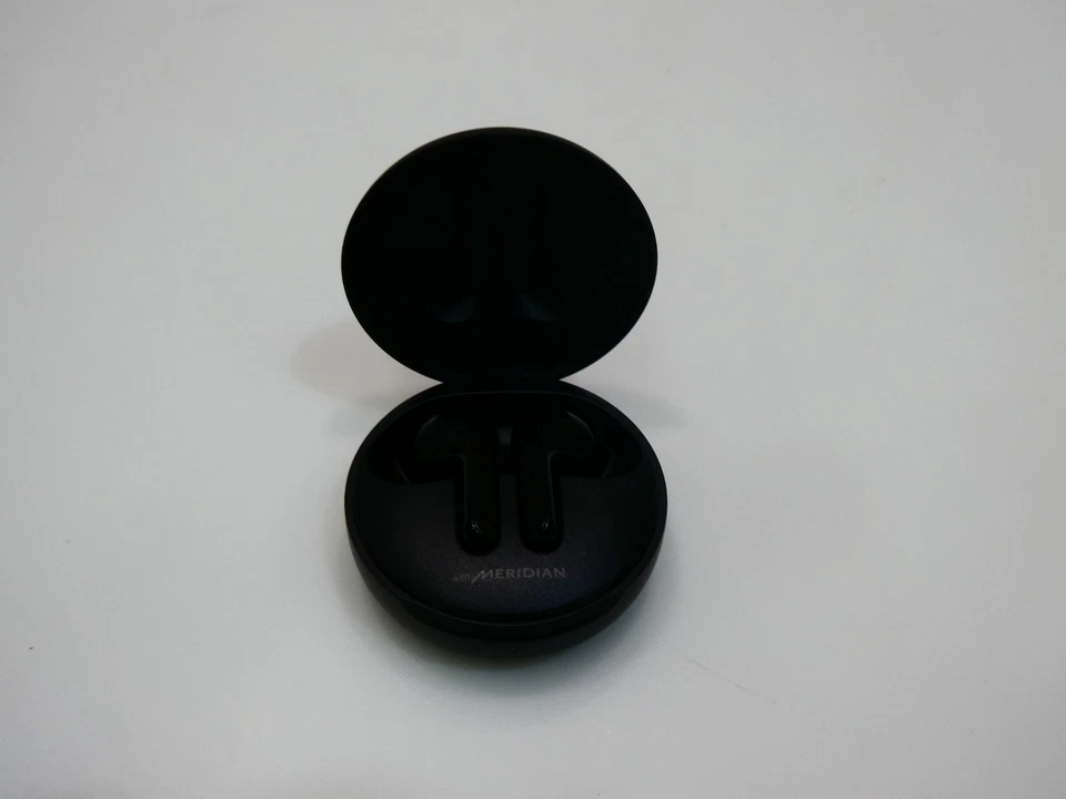 LG Tone Free Meridian Sound, Wireless Charging, Bluetooth Version 5.0, IPX4, Voi - image 4 of 4