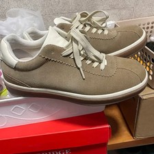 Kinchie Pinocchi Lob-308B Beige Sneakers Size 260