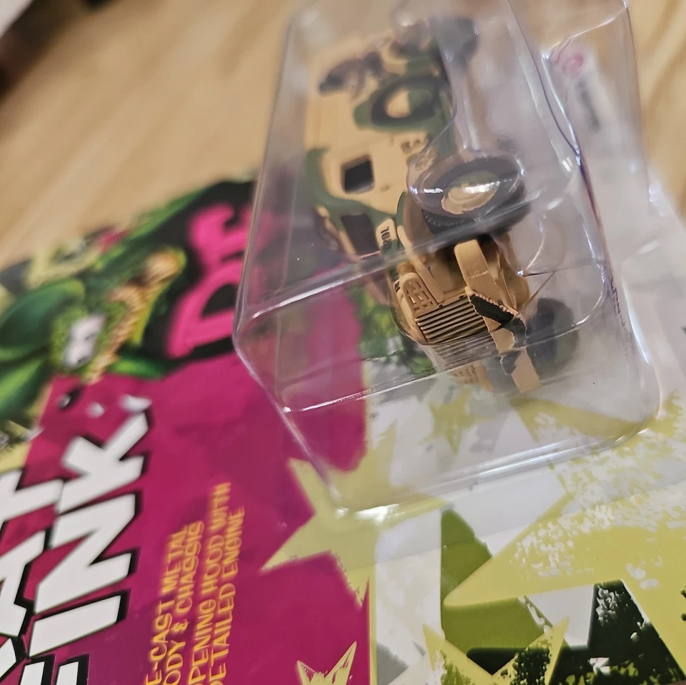 Ambulancia Dodge WC54 CAMUFLAJE DESIERTO RATA FINK 1/64 JOHNNY LIGHTNING JLPC015-JLSP394 Foto 2 de 4