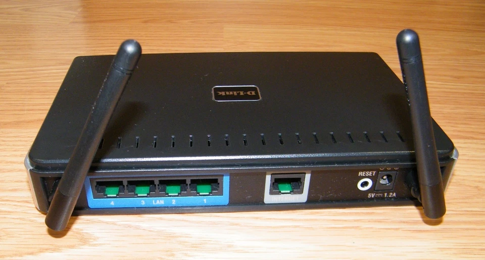 D-Link (DIR-615) N300 108 Mbps 4-Port 10/100 Wireless N Router Bundle **READ** - Image 3 of 4