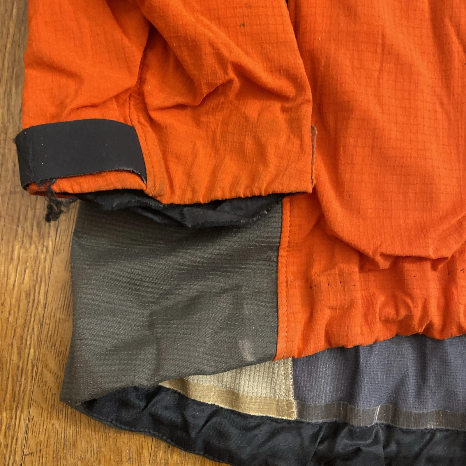 arcteryx full zip windstopper softshell biking hiking jacket
