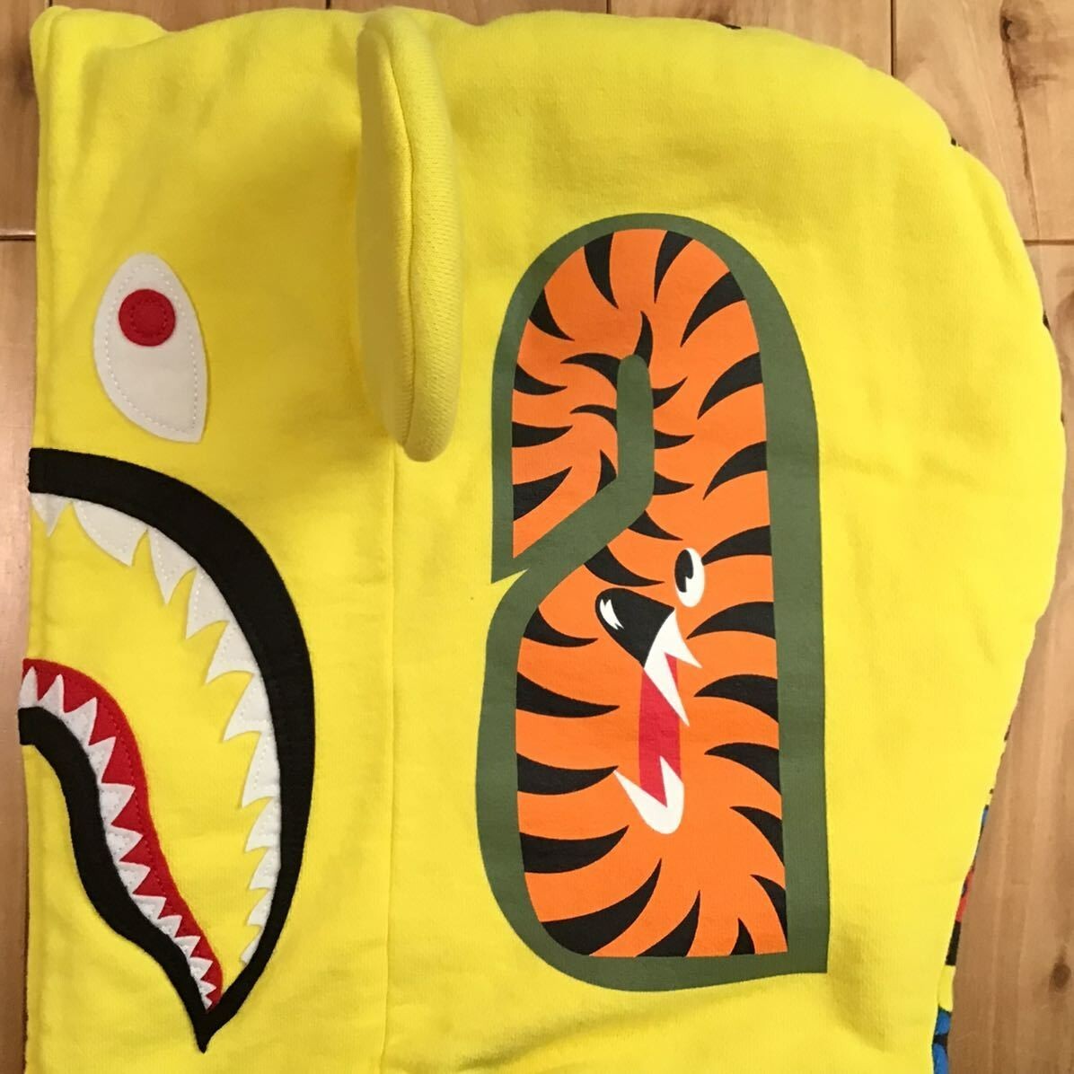 BAPE × medicom toy BE@R shark full zip hoodie BEAR A Bathing BAPE × medicom toy BE@R shark full zip hoodie BEAR A Bathing