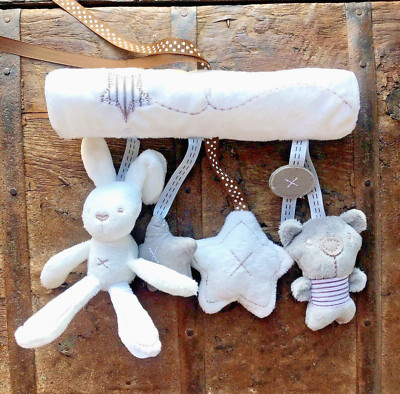 Hanging Baby Rattle Crib Soft Plush Rabbit Musical Toys Lovely Animals Shower