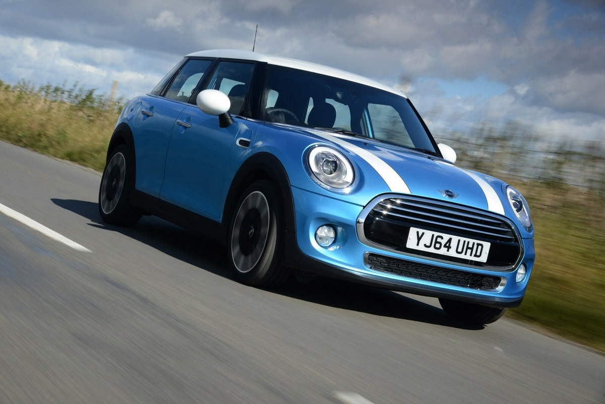 Tappetino Auto GUIDA Per Mini Cooper F55 (2015-2024) | Moquette Su Misura Con Bandiera Italia