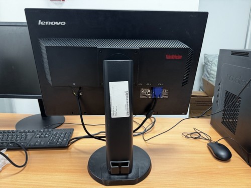Lenovo Thinkvision L2251pwD-GRADE B- with stand- 22inch Monitor- DisplayPort - Picture 6 of 10