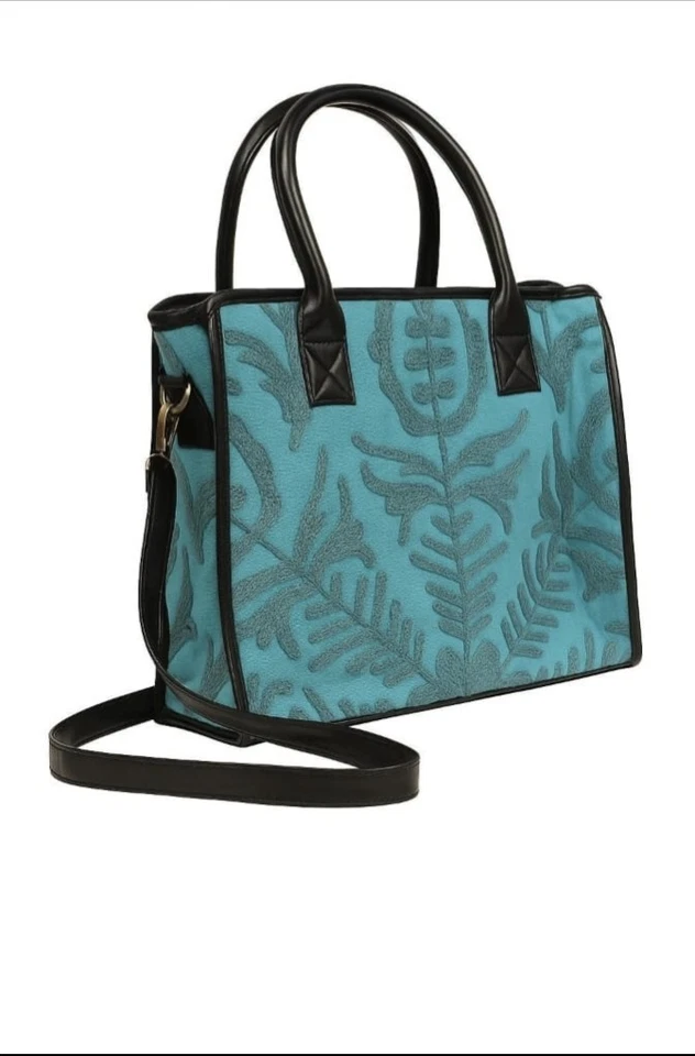 ladies handbags - Image 3 of 3