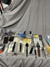 Parade Lot Of Vintage Kitchem Utensils. Cutting Board Spatulas Peeler Measuring