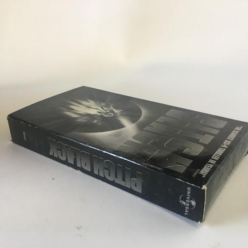 Pitch Black VHS 2001 VCR Video Tape Movie Radha Mitchell Vin Diesel Film - Picture 6 of 11