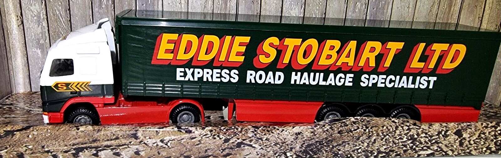 Corgi  Volvo Articulated Lorry Eddie Stobart Diecast Model 59504 MIB