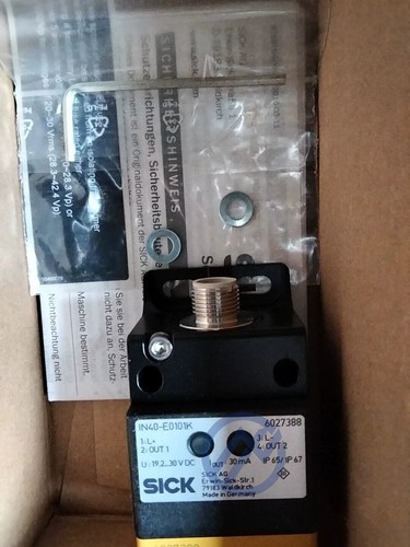 Brand new SICK IN40-E0101K 6027388 safety switch IN40-E0101K - Picture 2 of 3