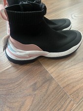 Zara Girls Trainers (Stretch ) Size 4