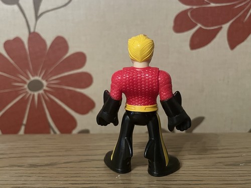 Fisher Price Imaginext DC Super Friends Aquaman Figure - Picture 2 of 2