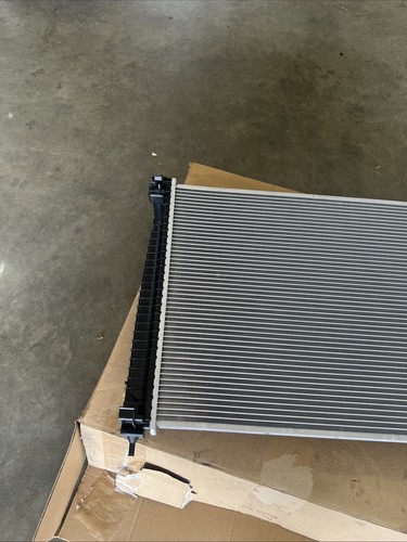 2015 Jeep Grand Cherokee 3.6L V6 Radiator New - Picture 8 of 13