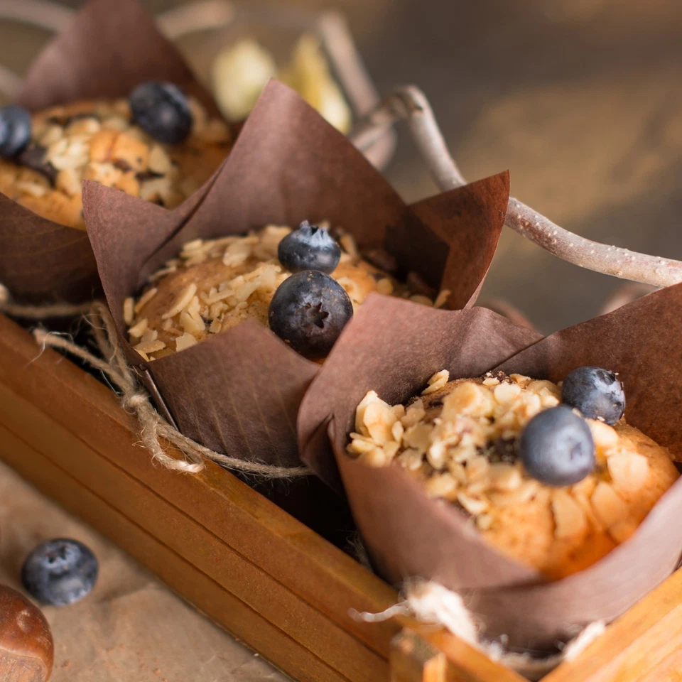 50 Stück Tulpen-Backförmchen Cupcake-/Muffin-Backformen Papier, Weiß/Gold - Bild 4 von 4