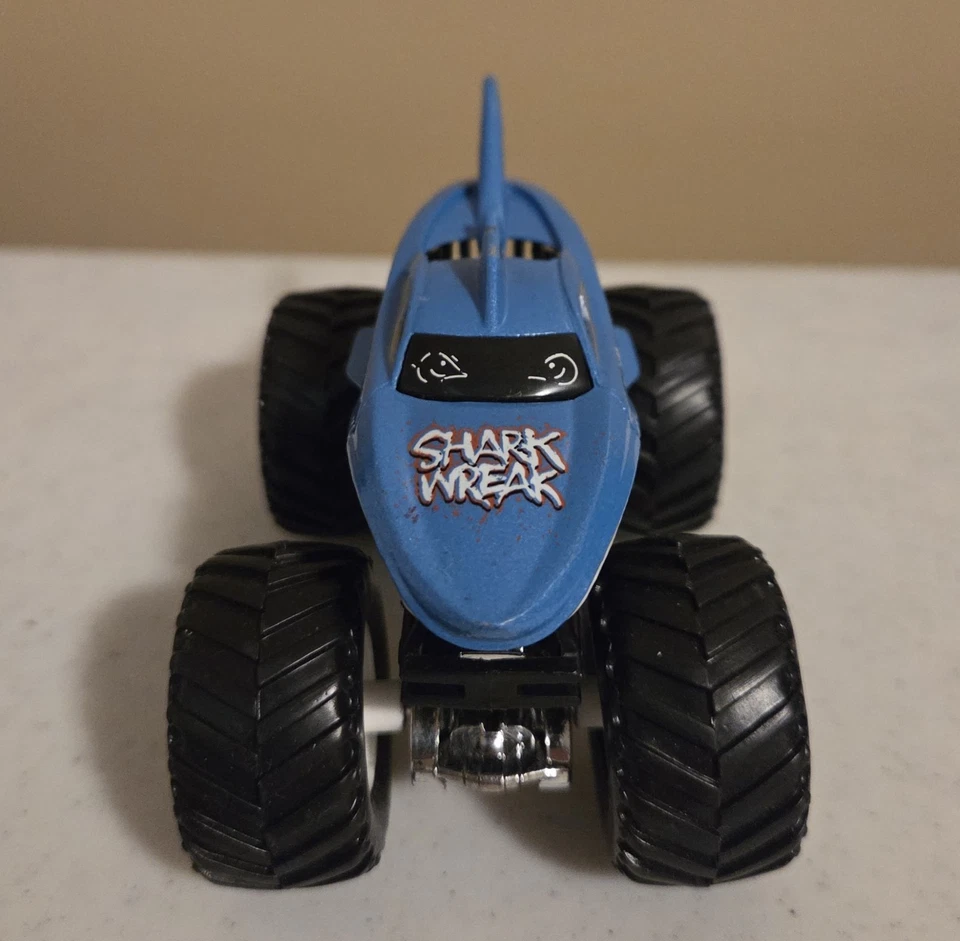 Camión Monster Jam SHARK WREAK 1:64 Mattel Hot Wheels  Foto 3 de 4