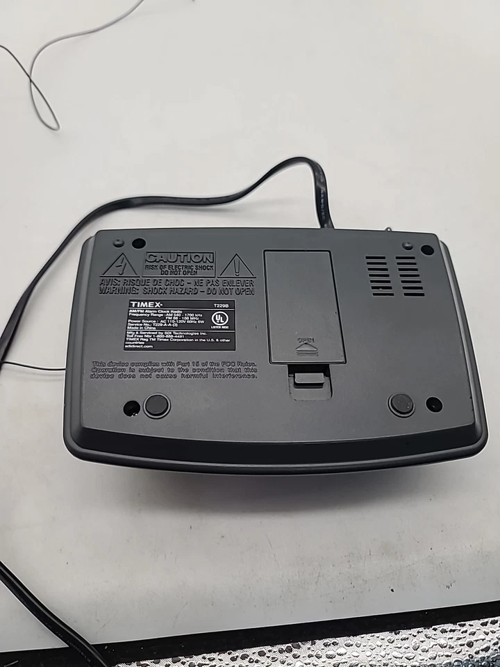 Vintage Timex T229B AM/FM Alarm Clock Radio Tested Works - Image 4 of 4