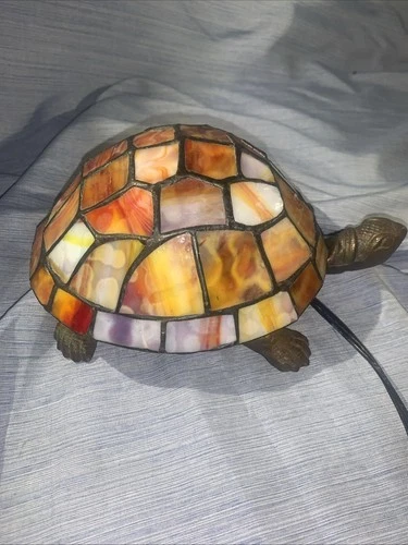 VINTAGE TIFFANY STYLE  LEADED  STAINED  GLASS TORTOISE  ART LAMP