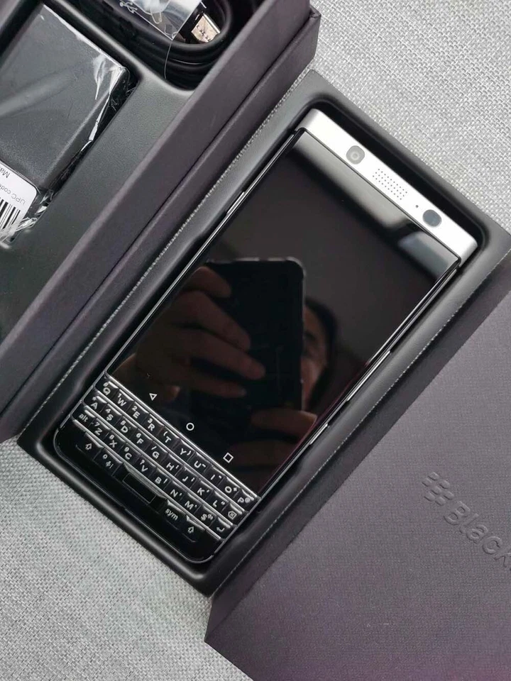 Brand New BlackBerry Keyone (BBB100-4) Unlocked 4G Android 64GB 12MP Smartphone - Image 3 of 4