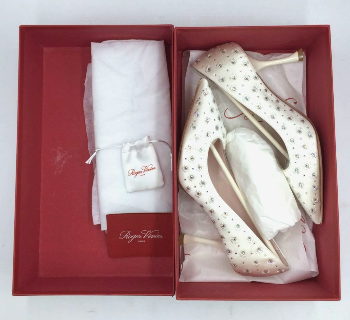 VIP買付★ROGER VIVIER 可愛いハート柄 スニーカー Viv' Skate Sneakers in leather White Woman