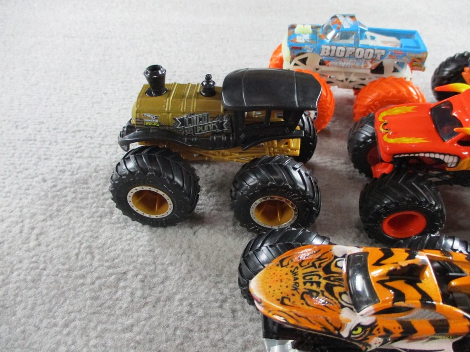 Monster Trucks Lote de 7 Max D Bigfoot Loco Punk Tigre Tiburón Megalodon El Toro Foto 2 de 4