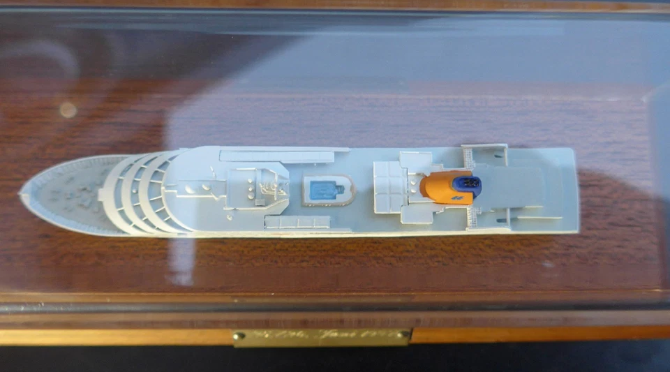 Schiffsmodell Columbus 1:1250 Hapag Lloyd - Bild 4 von 4