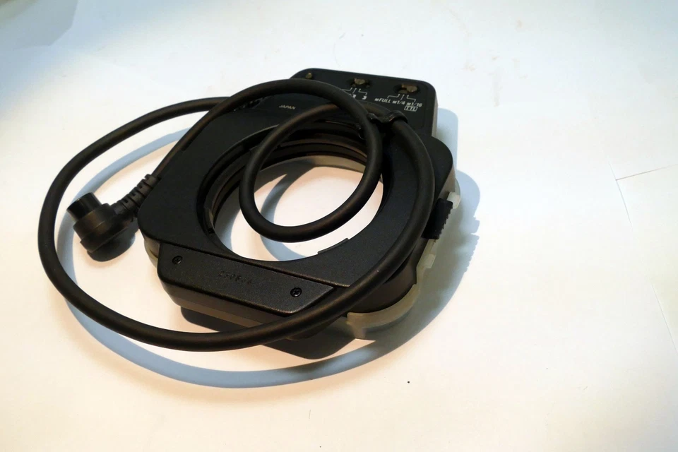 Nikon Speedlight SB-21 Ring Light/Macro Flash for Close-Up Nikon - Image 2 of 4