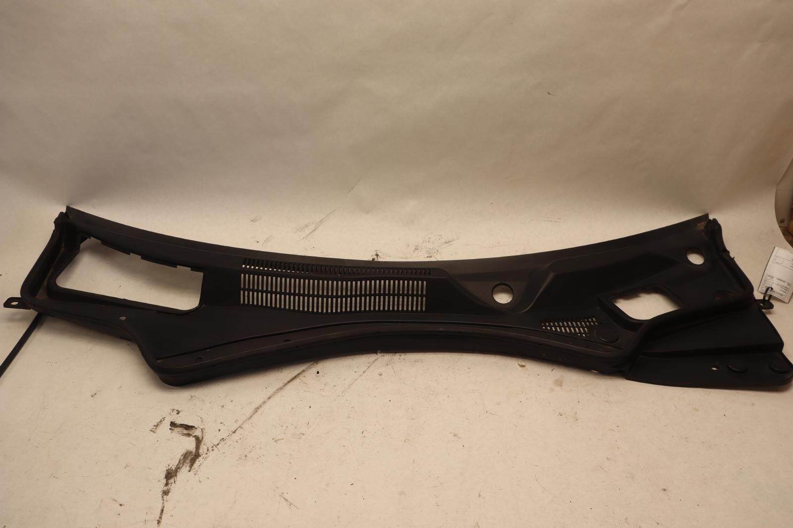 2014-2020 MASERATI QUATTROPORTE FRONT WINDSHIELD WIPER COWL VENT COVER OEM