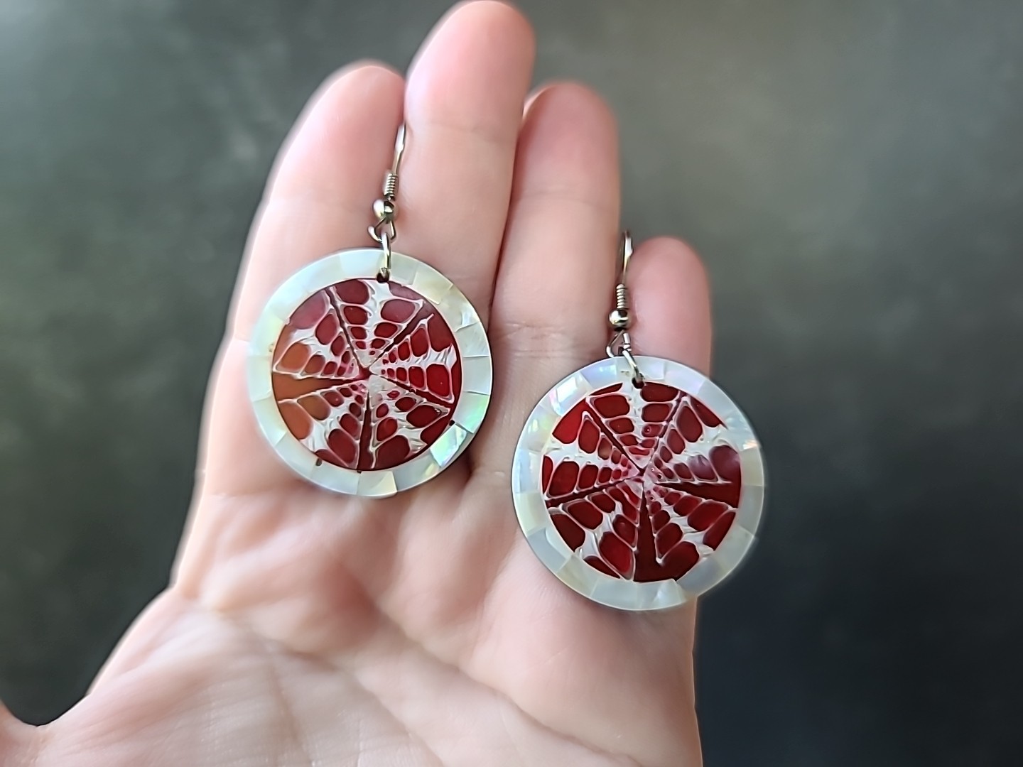 Red And White Circular Shell Dangling Pierced Ear… - image 1