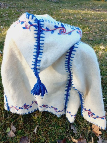 Vintage Woolen Child's Coat Style Traditional Bulgarian Coat - Picture 4 of 10