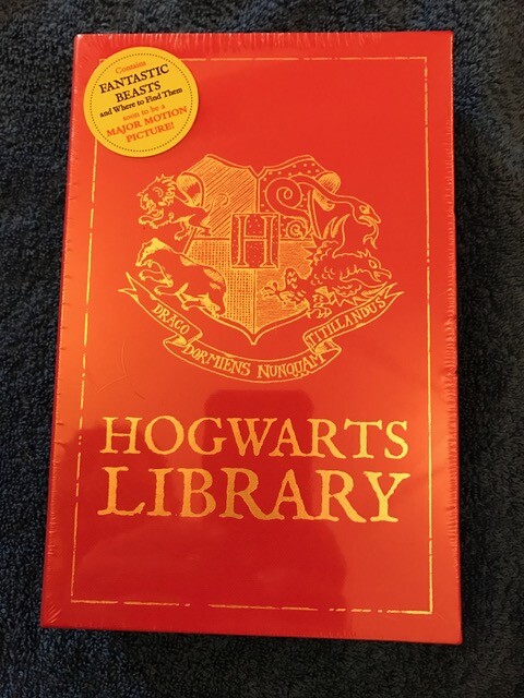 ハリーポッター　ホグワーツライブラリー　HOGWARTS LIBRARY Amazon | The Hogwarts Library Boxed Set including Fantastic