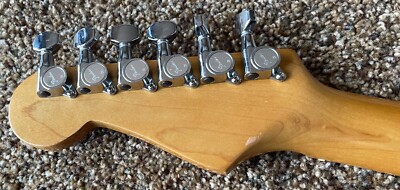 Fender VINTAGE 1980's MIJ Stratocaster Lake Placid Blue E Serial