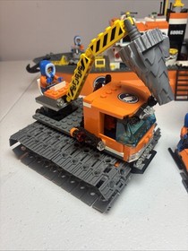 LEGO City Arctic Lot- 60062 Icebreaker 60033 Crawler Near Complete + 7 Minifigs
