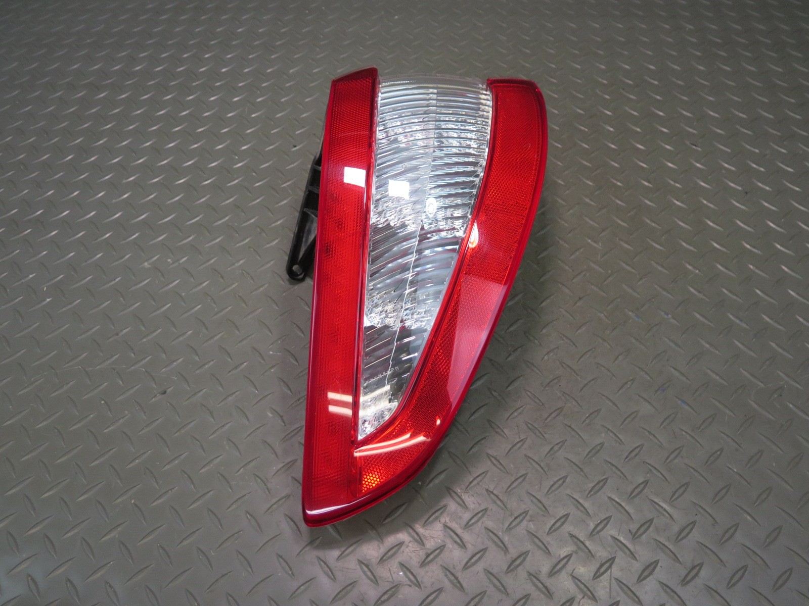 2008-2012 MASERATI GRANTURISMO M145 REAR LEFT OUTER TAIL LIGHT LAMP