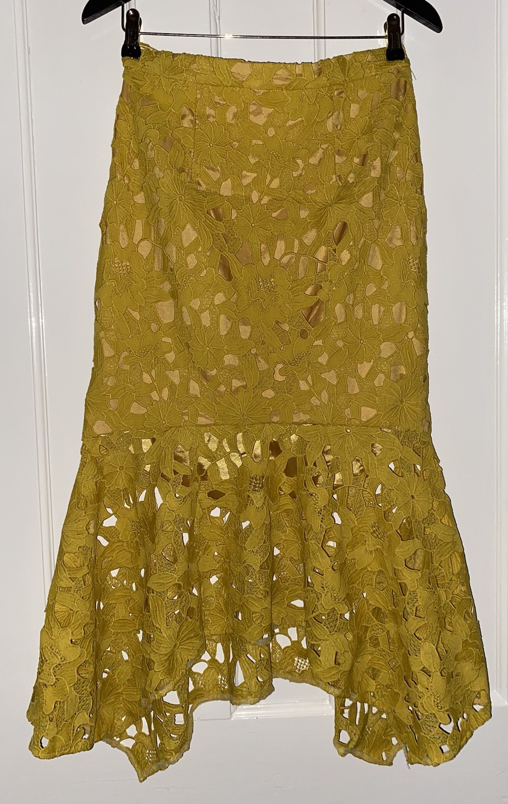 CHI CHI LONDON 'gillie' mustard crop top and midi skirt set sz.12 image 8
