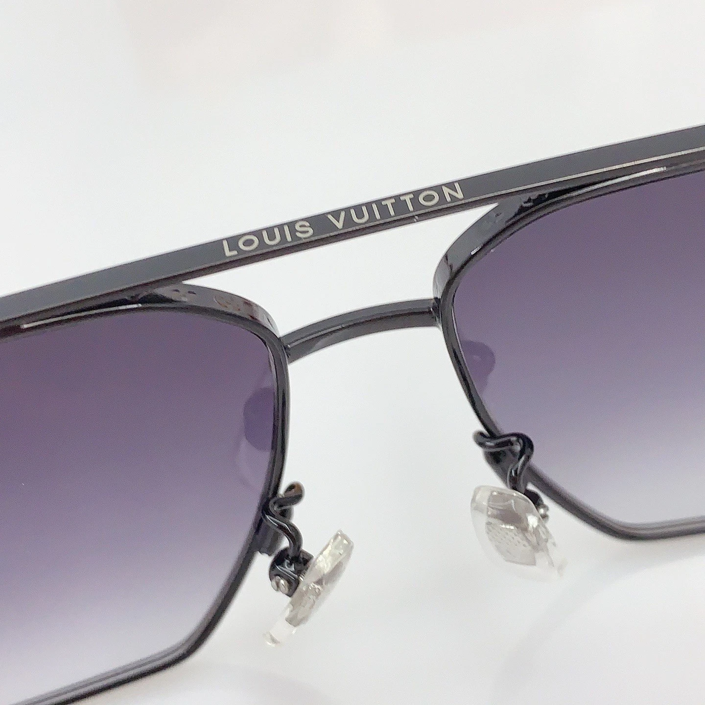LLOUISV Z1316 Geometric Aviator Sunglasses Silver Frame Monogram Lens 61mm - product detail image 3