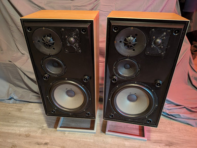 Bang & Olufsen Beovox S75 Speakers Pair 4 way W/ Stands, Wires B&O