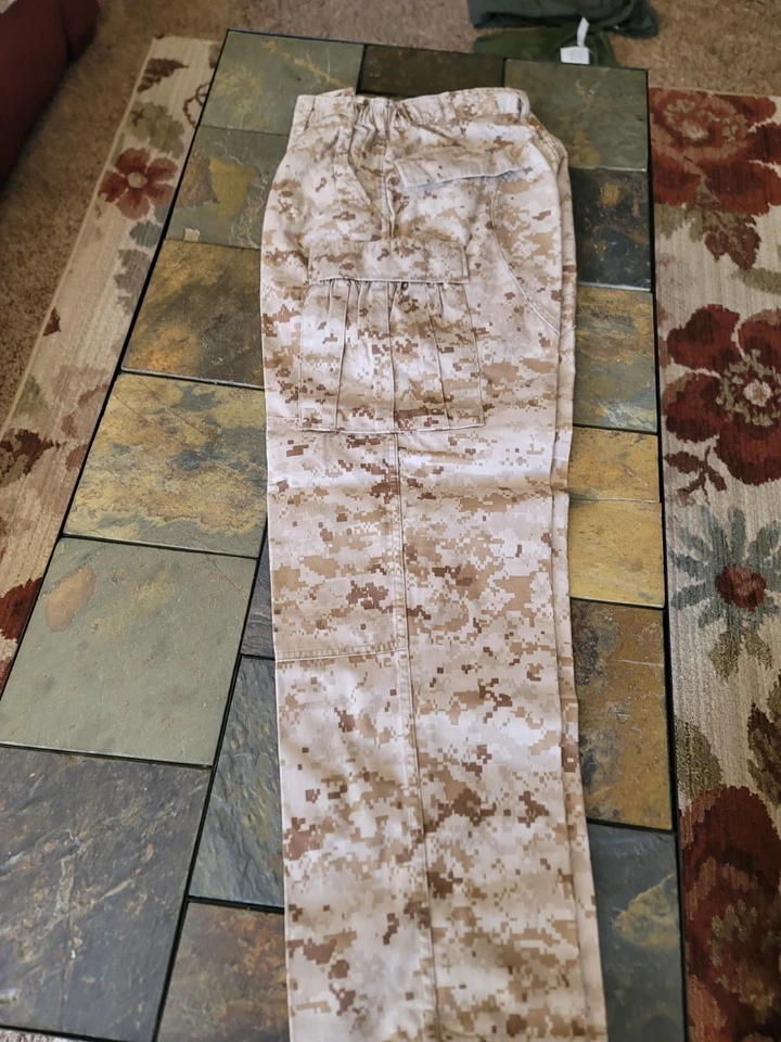 全新 USMC MARPAT 数字沙漠 Cammie 套装,Med Reg,顶部和底部 — 第 3/4 张图片